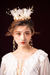 低发髻皇冠新娘造型