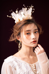 低发髻皇冠新娘造型