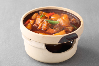 牛肉土豆砂锅煲 食物