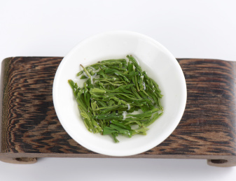 白背景信阳毛尖茶叶