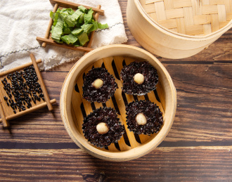 黑糯米莲子糕 中国
