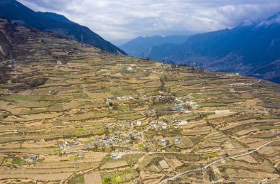 汶川-山顶上的布瓦寨