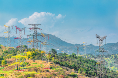 三峡大坝输电塔