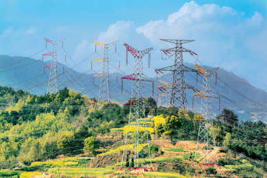 三峡大坝输电塔