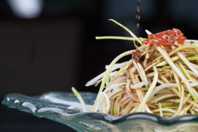 淮扬特色菜凉拌三丝配辣椒油