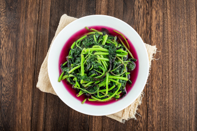 营养美味的炒红苋菜