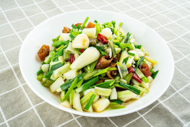 中国家常菜泡椒炒荞头