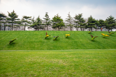 有植物雕塑装置的园林景观