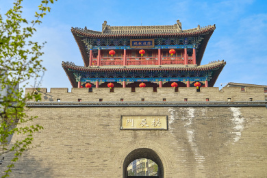 青海市西宁市拱辰门的城楼