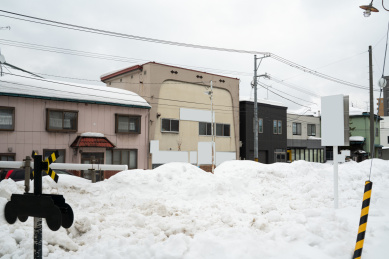 大雪后的美丽的日本小樽