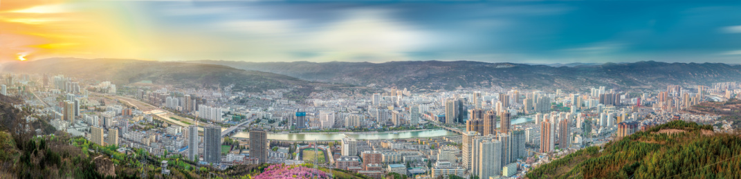 甘肃省天水市傍晚城市全景图百图拼合超清