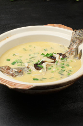 中国上海的一道热菜——一品鲜臭鳜鱼