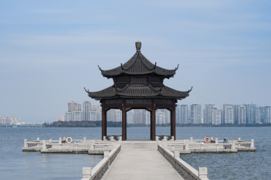 苏州金鸡湖湖心亭园林亭子