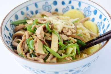 一碗臊子面美食