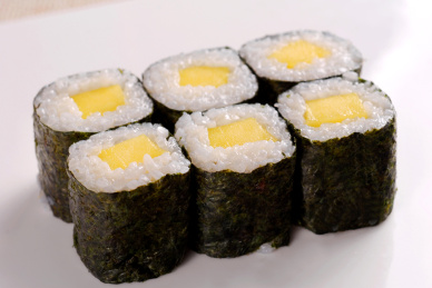 sushi rolls with shrimps and cheddar cheese