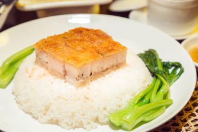 美味港式脆皮烧肉饭