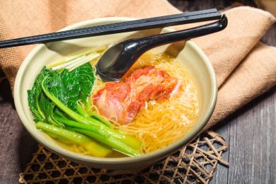 港式经典蜜汁叉烧竹升面