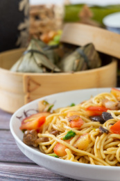 一份中国传统美食炒面