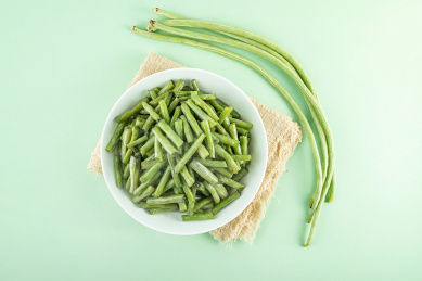 中国家常菜一碟美味素菜清炒豇豆