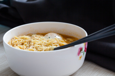 一碗泡面配荷包蛋