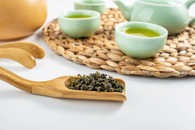 中国茶道铁观音茶叶和茶水