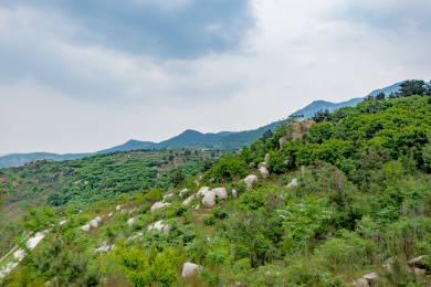 雄伟的山峰风光