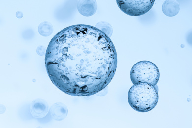 透明水珠与浅蓝色背景背景，三维渲染