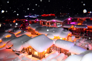中国黑龙江省双峰林场雪乡景区夜景