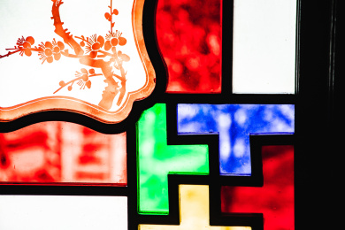 特写广式特色彩色玻璃满洲窗