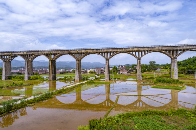 中国广东省罗定市罗平镇长岗坡渡槽航拍田园风光
