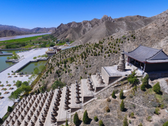 宁夏黄河大峡谷，青铜峡一百零八塔