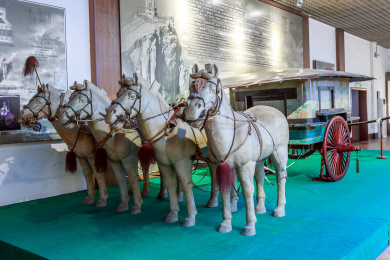 中国山东省淄博市临淄区齐陵镇后李文化遗址上的中国古车博物馆古代车