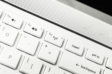  笔记本电脑白色键盘