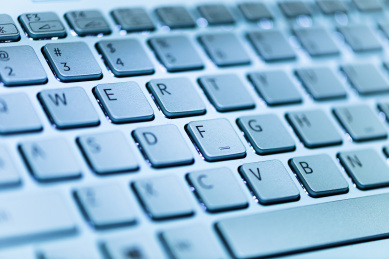  笔记本电脑白色键盘