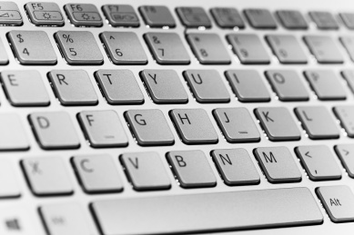  笔记本电脑白色键盘