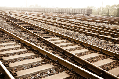 纵横交错的铁路轨道