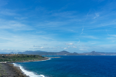湛蓝色的台湾太平洋海岸线