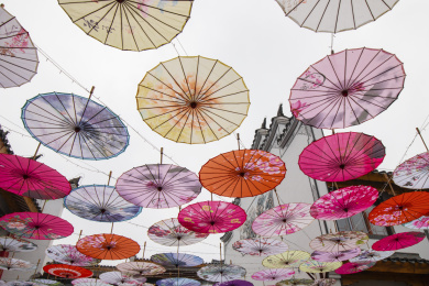 湖南永州零陵古城景点的漂亮花纸伞