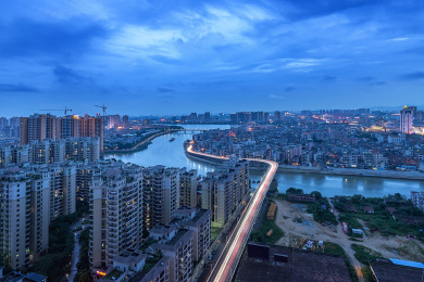 中国广东省东莞市石龙镇航拍视角都市夜景风光