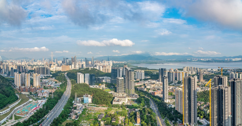 中国广东省深圳市城市风光天际线全景图  