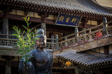甘肃敦煌鸣沙山月牙泉古建筑群