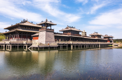中国山西大同云冈石窟灵岩寺南侧寺庙群外景图