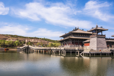 中国山西大同云冈石窟灵岩寺南侧寺庙群外景图