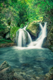 浙江金华磐安县风崖谷的瀑布风景