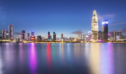 深圳市南山区后海CBD日落时分的城市建筑风光