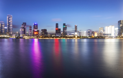 深圳市南山区CBD日落时分的城市风光和天际线