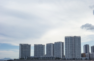 惠州惠阳区黄金海岸成排的外形一致的酒店