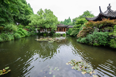 中国浙江省杭州市郭庄景区江南园林风光