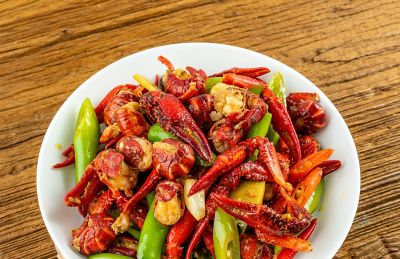 中国特色宵夜美食一大碗美味香辣小龙虾