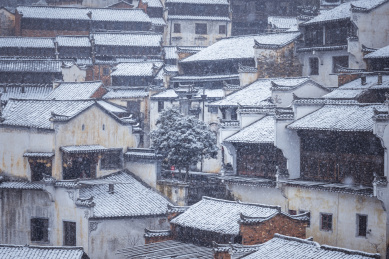 江西婺源古徽州雪后篁岭小镇